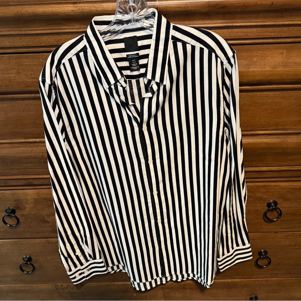 H&M Black and White Casual Button Down Shirt